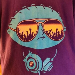 Family Guy Officially Licensed Purple DJ Stewie T-Shirt Size Large